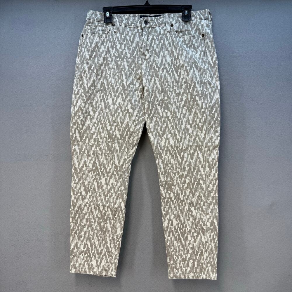 Lucky Brand Sofia Capri Women's 10/30 Brown Cream Digital Camo Capri EUC